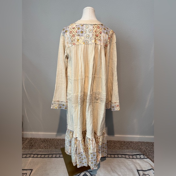 POL Cream Floral Tiered Cotton Maxi Dress - Picture 6 of 8